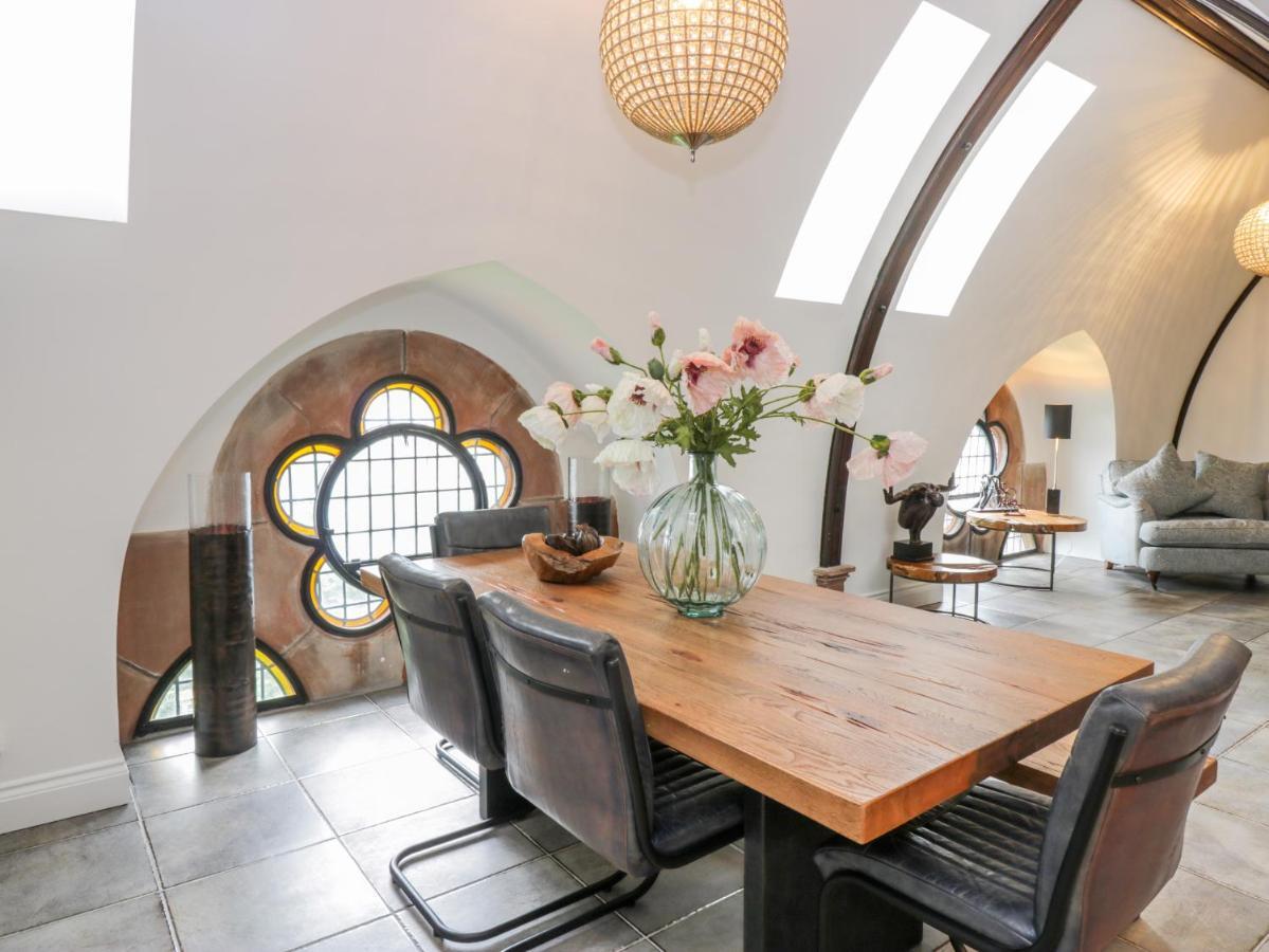 Penthouse St Mary'S Church 모팟 외부 사진