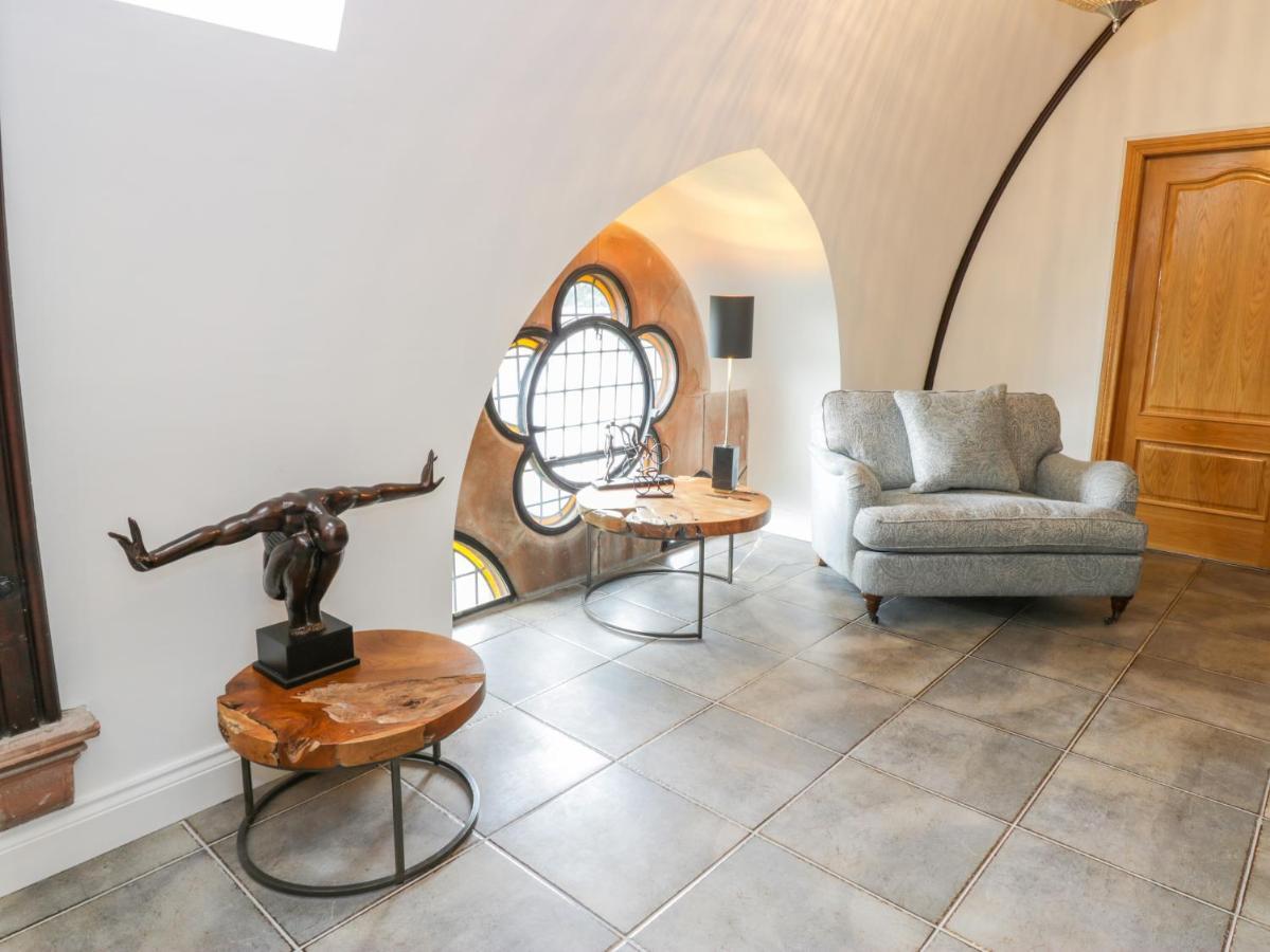 Penthouse St Mary'S Church 모팟 외부 사진