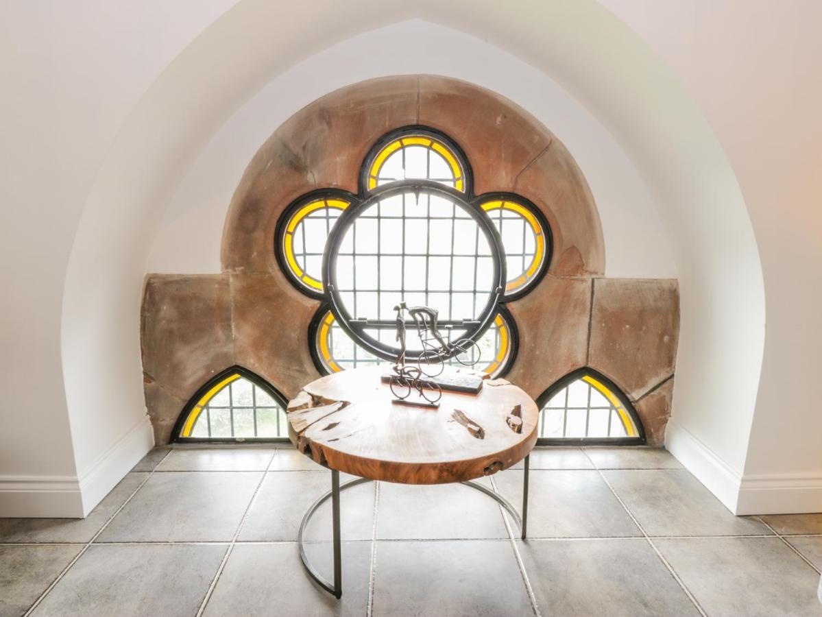 Penthouse St Mary'S Church 모팟 외부 사진